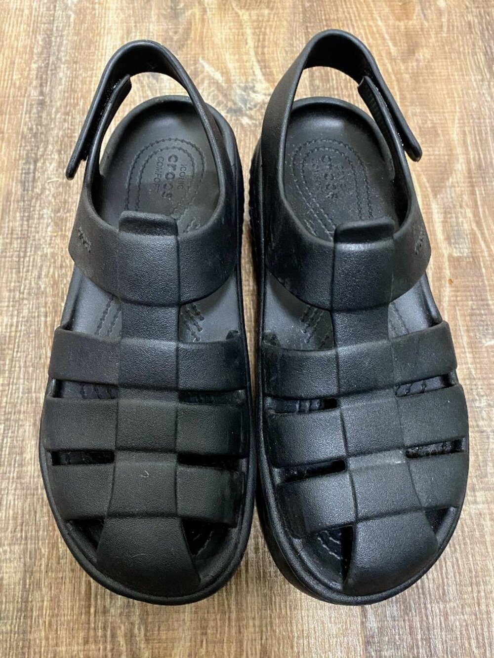 Black Crocs Stomp Fisherman Sandal / Size 8
